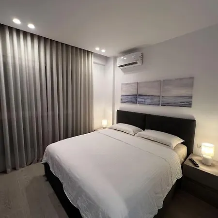 Sea Breeze 02 Apartamento *