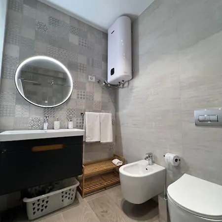Sea Breeze 02 Apartment